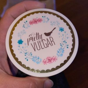 Pretty vulgar setting powder and puff